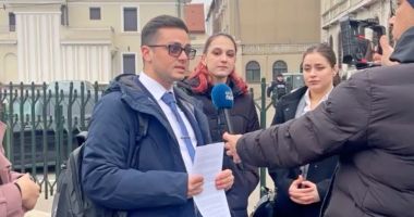 Stire din Cultură-Educație : Discuții aprinse între liderii studenților și reprezentanți ai Guvernului pe tema reducerii la transport