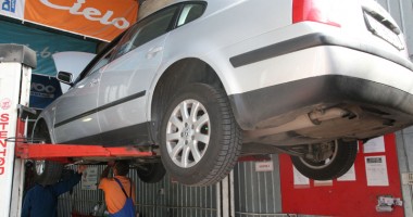 Stire din Economie : Constănțenii cu mașina în service vor putea urmări fiecare pas al mecanicilor auto