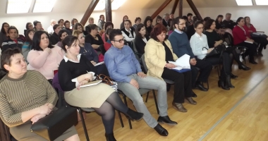 Stire din Social : Serviciile sociale sunt subdezvoltate și insuficiente față de nevoile oamenilor