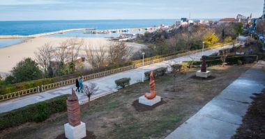 Stire din Social : După ani în care timpul stătuse-n loc, se schimbă fața falezei "Esplanada"!