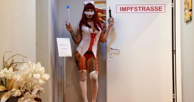 Stire din Actualitate : Un bordel oferă clienților 30 de minute gratuite cu "o doamnă la alegere", dacă se vaccinează anti-COVID, la Viena