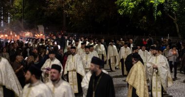 GALERIE FOTO. Zeci de mii de români la cel mai mare pelerinaj de la Iași, închinat prăznuirii Sfintei Cuvioase Paraschiva - 4
