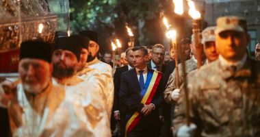 GALERIE FOTO. Zeci de mii de români la cel mai mare pelerinaj de la Iași, închinat prăznuirii Sfintei Cuvioase Paraschiva - 5