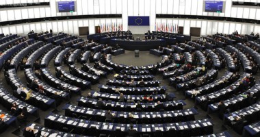 Stire din Politică-Administrație : Duminică, ne alegem europarlamentarii!