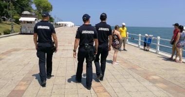 Stire din Eveniment : Aproape 100 de sancțiuni, date în weekend de jandarmi