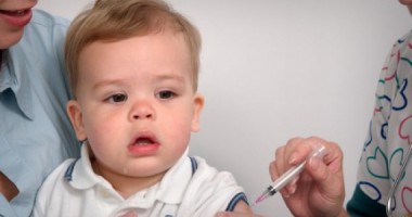 Stire din Sănătate : Ce vaccinuri trebuie să facem copilului înainte de a merge la grădiniță sau școală