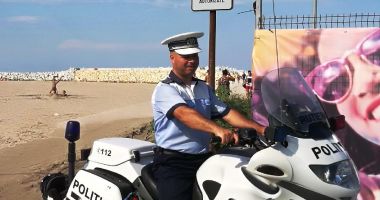 Stire din Eveniment : Vacanță fără probleme! Sfaturi de la polițiști pentru turiștii aflați pe litoral