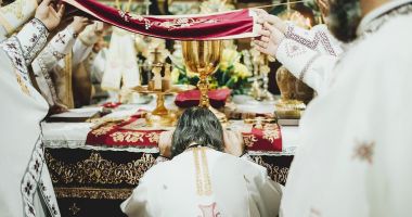 Stire din Cultură-Educație : Biserica Ortodoxă îi cinsteşte pe Sfinţii Ioan Casian şi Gherman