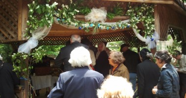 Stire din Cultură-Educație : Mii de credincioși din Constanța au căutat mântuirea la moaștele Sfintei Elena