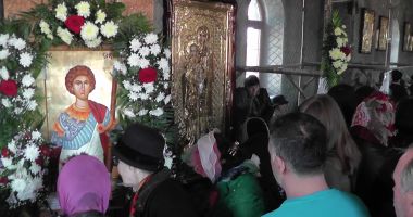 Stire din Cultură-Educație : Tradiții de Sfântul Gheorghe. Somnoroșii nu vor avea spor la lucru tot anul
