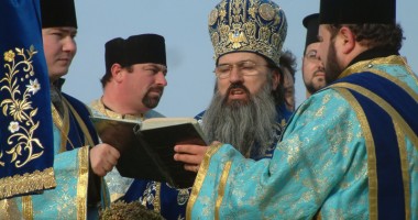 Stire din Cultură-Educație : Sfințirea bisericii din comuna Independența