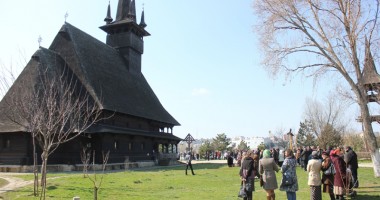 Stire din Cultură-Educație : ACUZAȚII GRAVE! S-a convertit părintele PICU de la Sf. MINA la CATOLICISM?