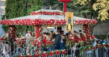 Stire din Social : Pelerinajul de sărbătoarea Sfintei Cuvioase Parascheva se desfășoară în condiții speciale