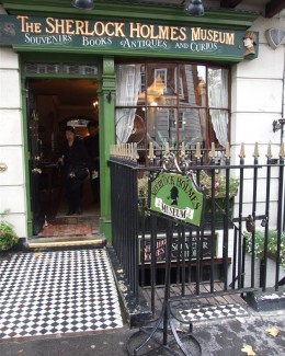 Stire din Diverse : Muzeul Sherlock Holmes trebuie vizitat măcar  o dată în viață