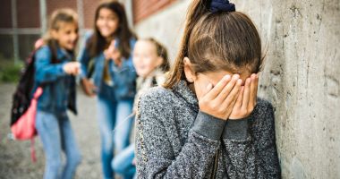 Stire din Social : Violența în rândul copiilor, tot mai greu de controlat. Psiholog: "Capcana exemplelor negative date de părinți"