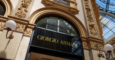 Stire din Actualitate : Moștenitorii lui Giorgio Armani nevoiți să vândă compania. Ce clauză a lăsat în testament creatorul de modă