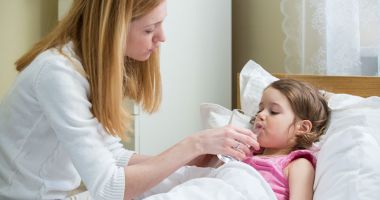 Stire din Social : Angajații vor avea dreptul la concediu și indemnizație pentru copilul bolnav de până la 12 ani