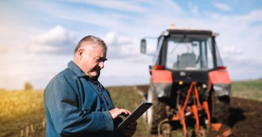 Stire din Economie : Creditul fermierului 2024: ROBOR plătit de stat și dobândă de maxim 1,95%