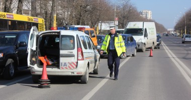 Și-a băgat copiii în spital din cauza băuturii