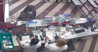 Stire din Actualitate : O femeie a găsit într-o farmacie din Sibiu o borsetă cu 12.000 de euro și a plecat cu banii acasă