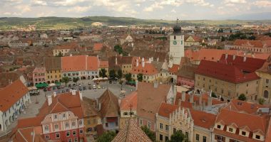 Stire din Social : De la litoral la munte: De ce Sibiul atrage tot mai mulți investitori imobiliari români?