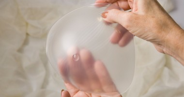 Stire din Eveniment : O femeie a murit după a treia intervenție de chirurgie estetică