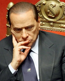 Stire din Actualitate : Premierul Silvio Berlusconi a demisionat