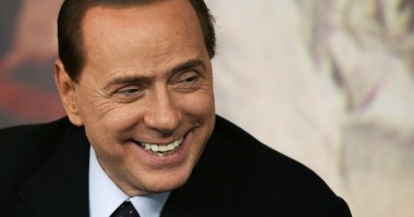 Stire din Actual : Silvio Berlusconi, audiat ca martor  într-un caz de șantaj