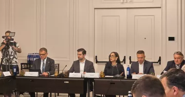 Stire din Politică-Administrație : Senatorul Silviu Coșa: „Statul și industria câștigă bani de pe urma dependenților”