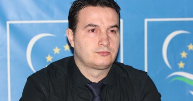 Stire din Politică-Administrație : "România nu este un tărâm al intereselor de partid"