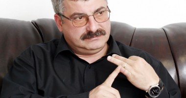 Stire din Monden : Prigoană i-a oprit lenjeria intimă Adrianei Bahmuțeanu!