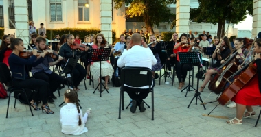 Stire din Cultură-Educație : Sunset Sea-mphony 2017, la final