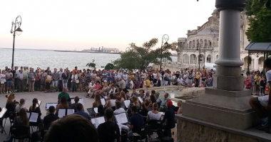 Orchestra Bigg Dimm a’Band încântă publicul cu noi surprize. Picnic simfonic pe faleza Cazinoului Constanța - 2