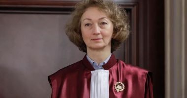 Stire din Actualitate : Simina Tănăsescu este noul președinte al Curții Constituționale a României