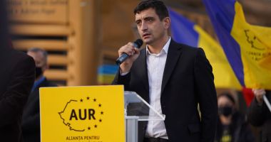 Stire din Politică-Administrație : George Simion: „PNL şi USR să nu tergiverseze ancheta privind achiziţiile pe timpul pandemiei”