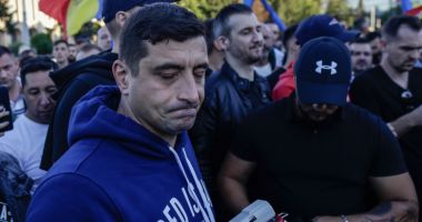 Stire din Politică-Administrație : Plângere penală pe numele lui George Simion, pentru înşelăciune! Le promite românilor case, cerându-le datele personale