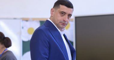 Stire din Politică-Administrație : George Simion și-a recunoscut înfrângerea în fața lui Nicușor Dan: „Sper că v-am reprezentat cu cinste”
