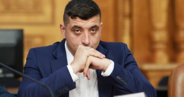 Stire din Politică-Administrație : George Simion: "AUR vrea confirmare de la grupurile parlamentare că susţin familia naturală"