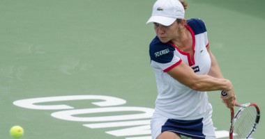 Stire din Sport : Simona Halep, eliminată în primul tur din turneul de la Sydney