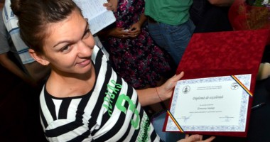 Stire din Sport : Simona Halep a susținut examenul de licență la Universitatea "Ovidius"