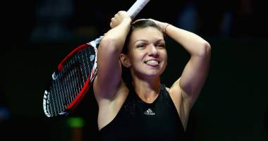 Stire din Sport : Tenis / Simona Halep s-a calificat în finală la Shenzhen, unde o va întâlni pe Timea Bacsinszky