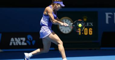 Stire din Sport : Simona Halep, debut cu dreptul  și culoar excelent către semifinale