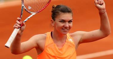 Stire din Sport : Simona Halep, calificare lejeră în semifinalele turneului de la Roma