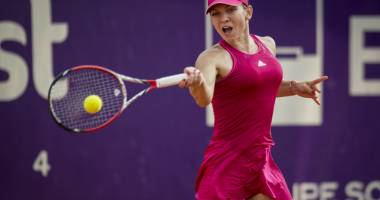 Stire din Sport : Simona Halep, în sferturile de finală ale turneului  de la Guangzhou