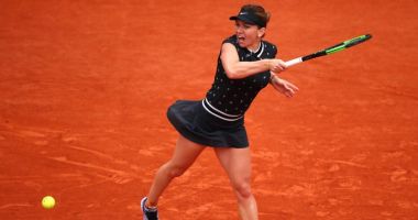 Stire din Sport : Simona Halep și-a "demolat" adversara. E în sferturi la Roland Garros!