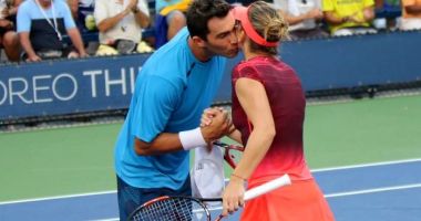 Stire din Sport : Simona Halep și Horia Tecău s-au impus în "demonstrativul" de la Cluj