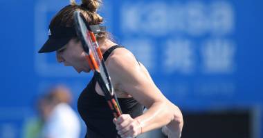 Galerie foto. Simona Halep, premiată de Na Li pentru titlul de la Shenzhen - 4