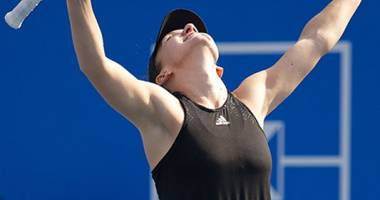 Galerie foto. Simona Halep, premiată de Na Li pentru titlul de la Shenzhen - 5
