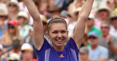 Stire din Sport : Simona Halep, propusă pentru  titlul de jucătoarea lunii martie
