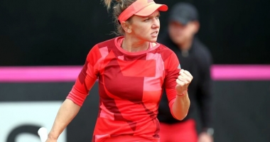 Stire din Sport : Simona Halep joacă, astăzi, pentru un loc în semifinală, la Stuttgart